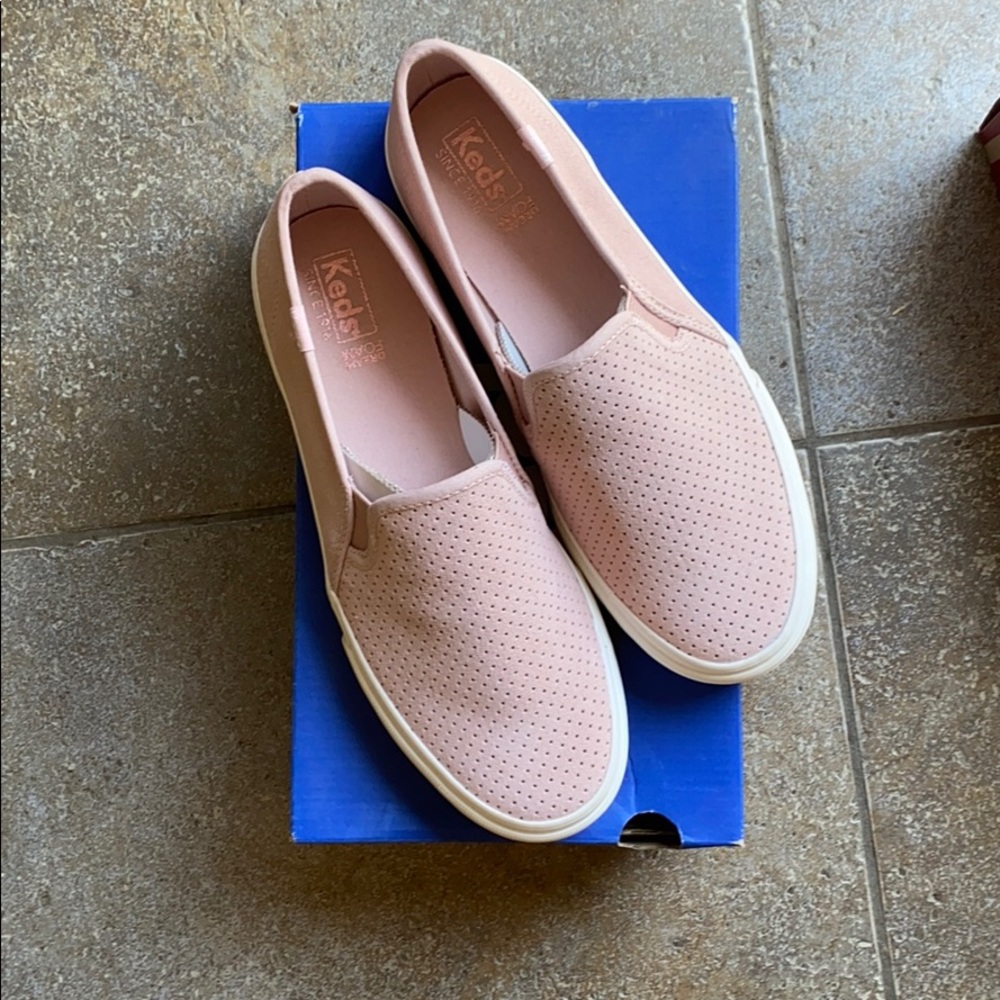 Meds Double Decker Suede Pink slip on sneaker